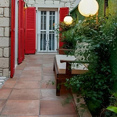 Petite Boutique